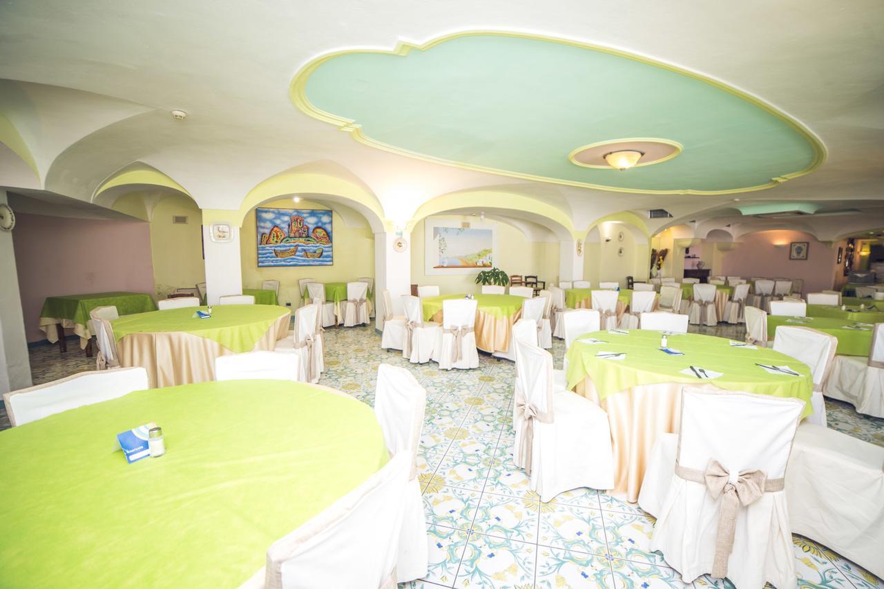 Hotel Carlo Magno Forio di Ischia Екстериор снимка
