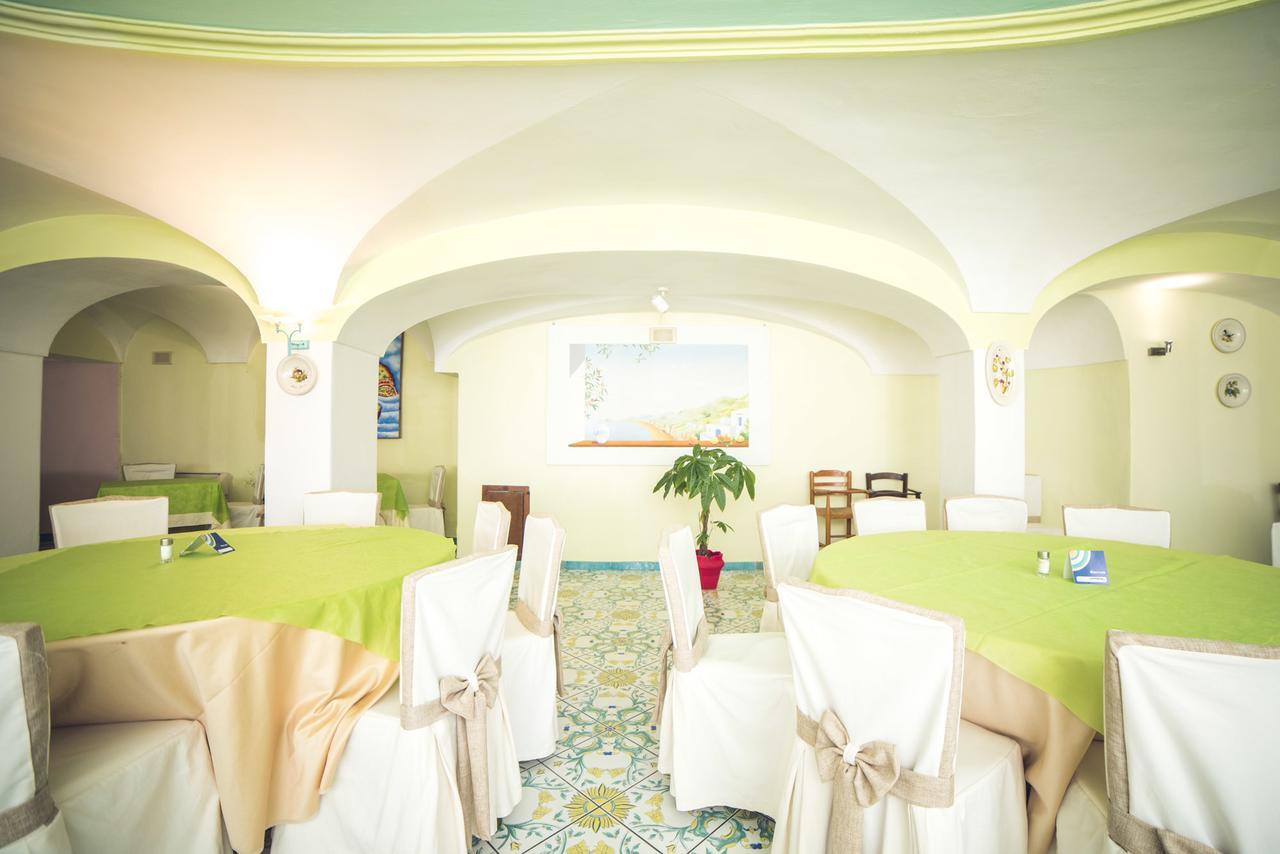 Hotel Carlo Magno Forio di Ischia Екстериор снимка