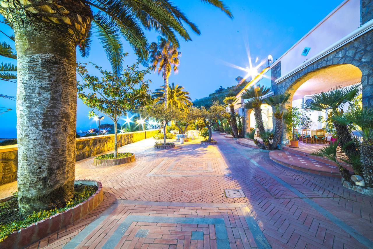 Hotel Carlo Magno Forio di Ischia Екстериор снимка